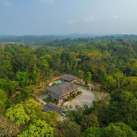 Coffee & Mist Luxury Villa- Comp Breakfast, Pool, Lounge, And Coffee Estate By Stayvista Madikeri Εξωτερικό φωτογραφία