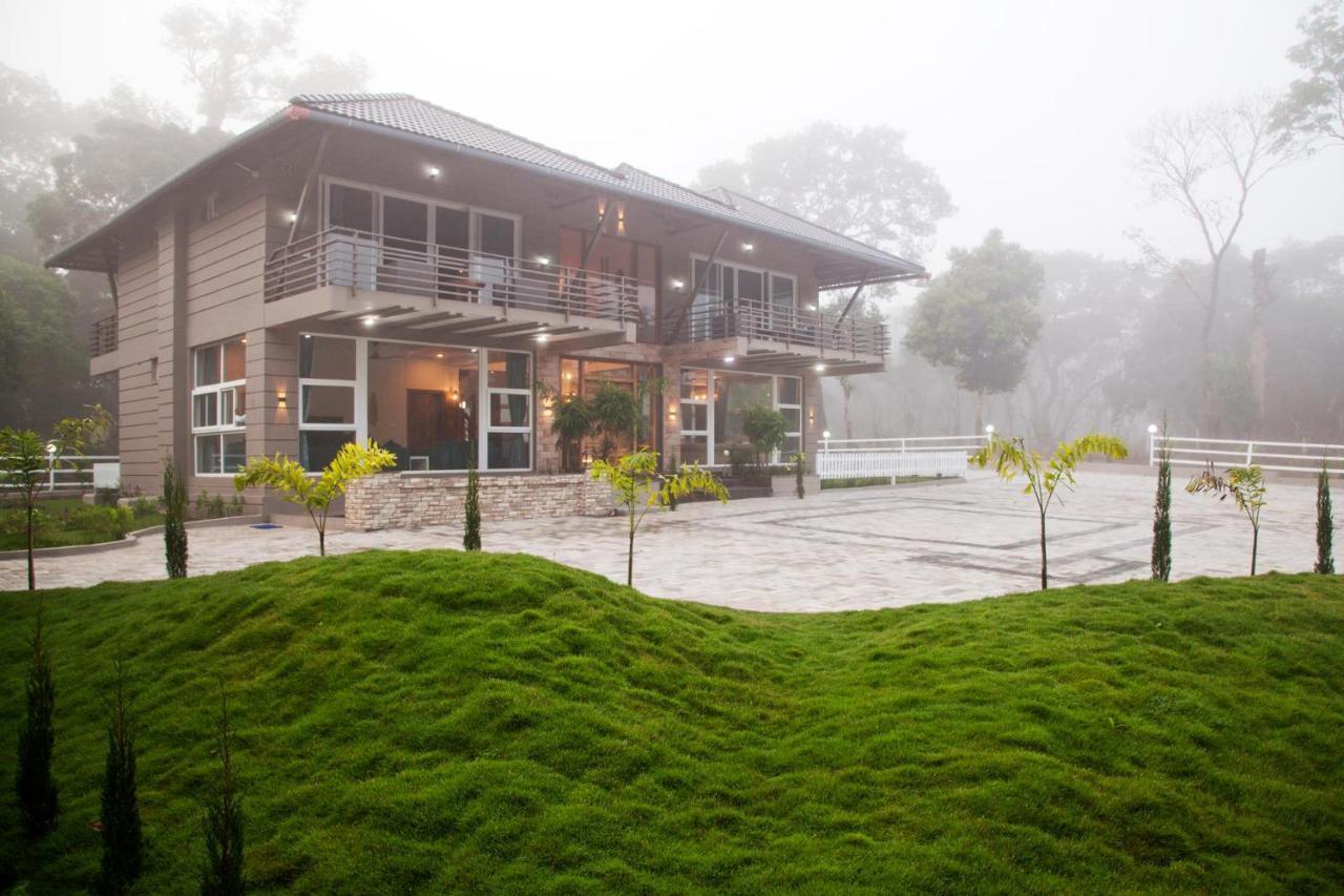 Coffee & Mist Luxury Villa- Comp Breakfast, Pool, Lounge, And Coffee Estate By Stayvista Madikeri Εξωτερικό φωτογραφία