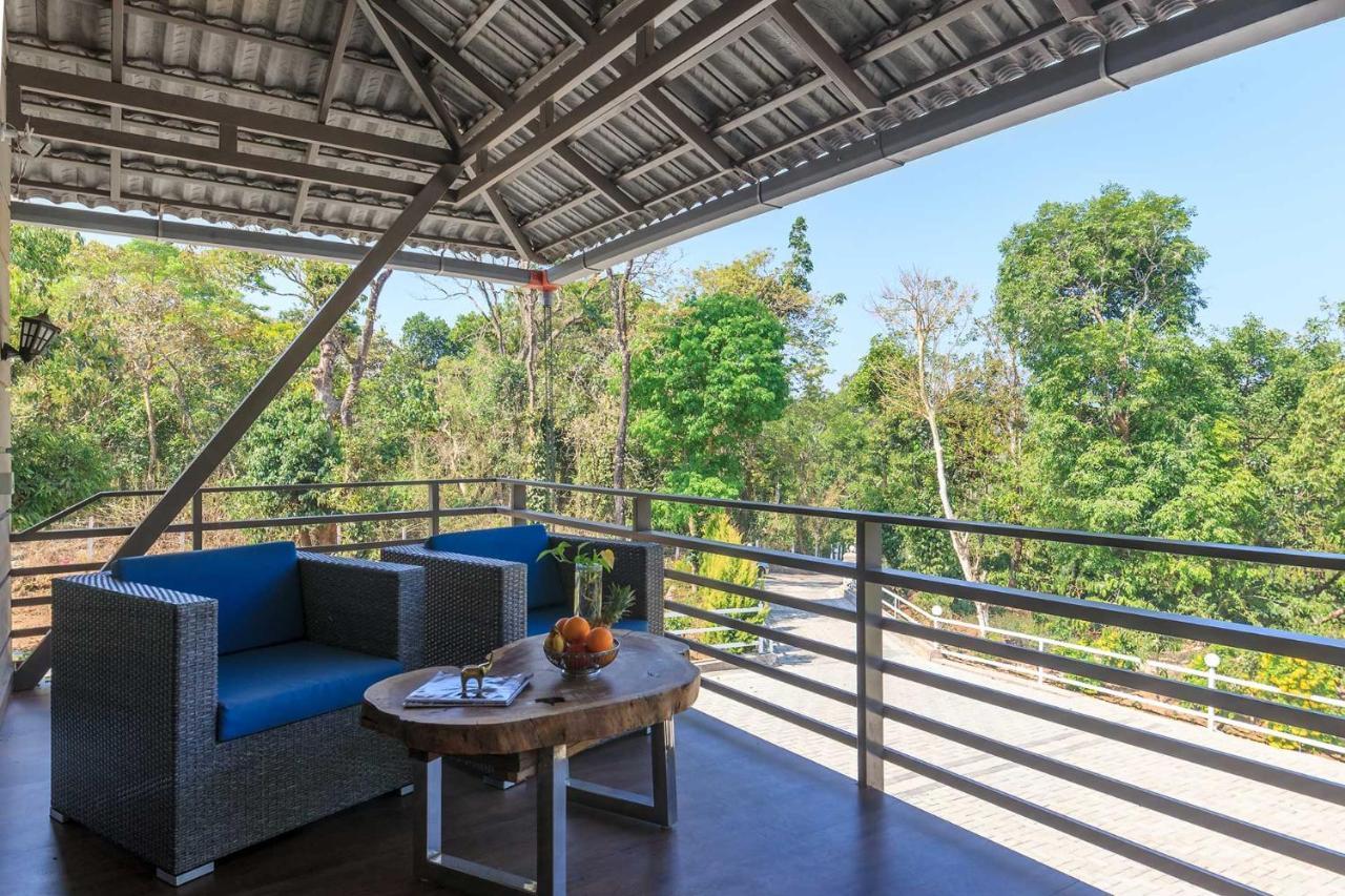Coffee & Mist Luxury Villa- Comp Breakfast, Pool, Lounge, And Coffee Estate By Stayvista Madikeri Εξωτερικό φωτογραφία