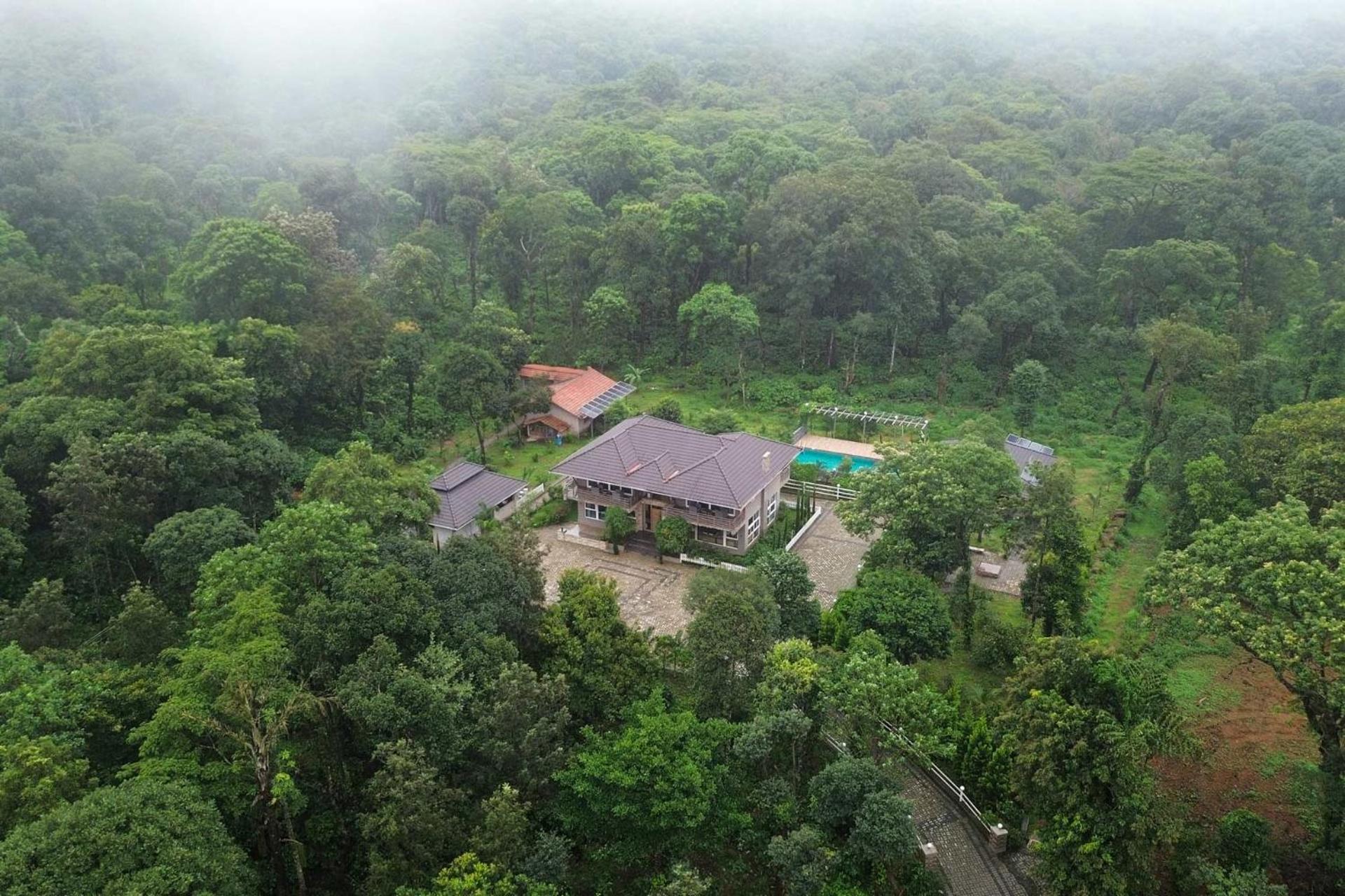 Coffee & Mist Luxury Villa- Comp Breakfast, Pool, Lounge, And Coffee Estate By Stayvista Madikeri Εξωτερικό φωτογραφία